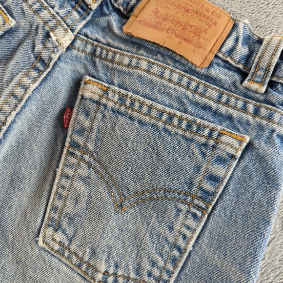 Vintage 90s Levis Jeans 26x30 Blue Light Wash Faded Straight Denim Cotton - Picture 4 of 12